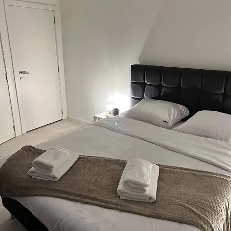 Ruime Luxe In Centrum Met Badkamer! Brügge